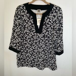 Anne Klein Sport 3/4 Sleeve v-Neck, Print Top size medium NEW